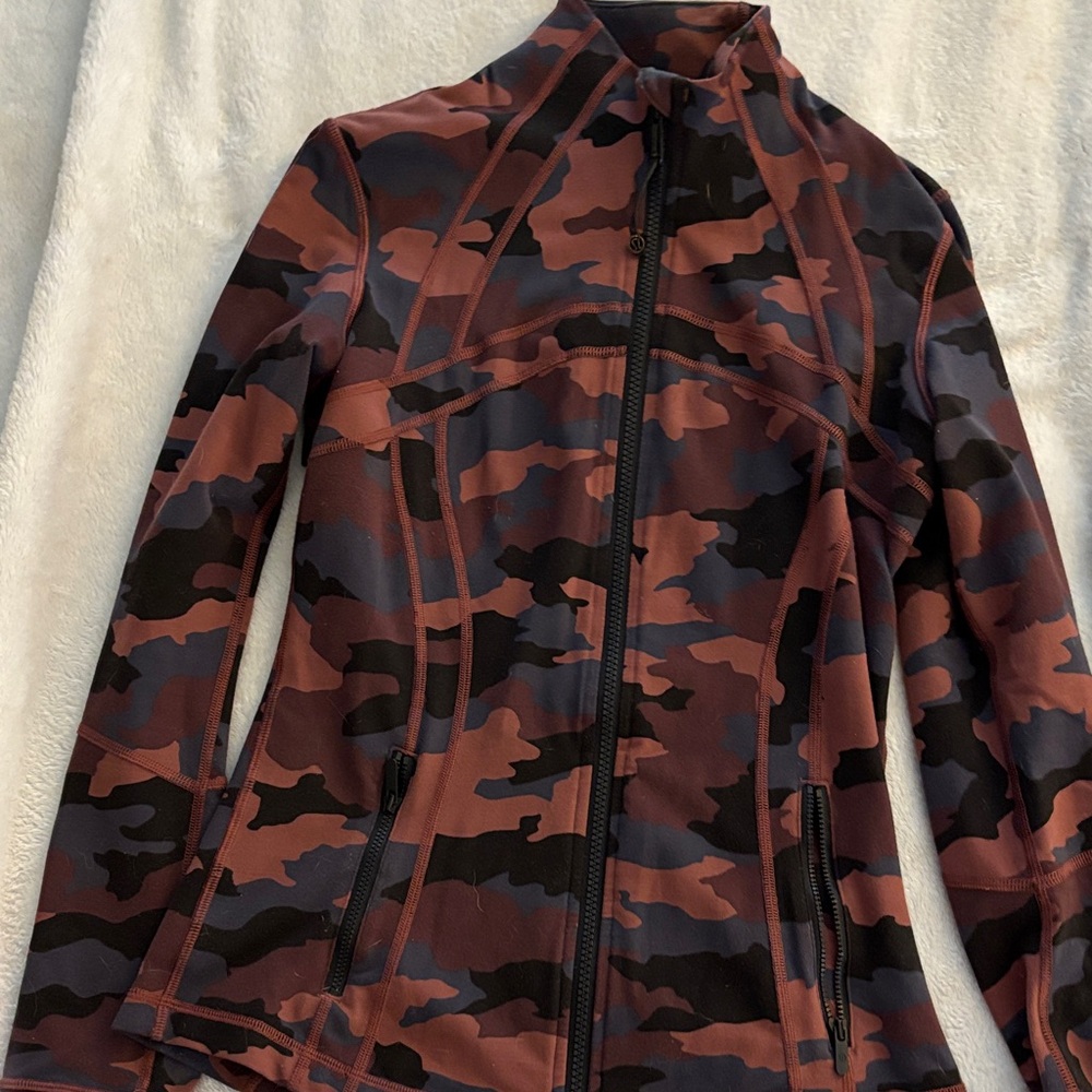 Lululemon camo set - Picture 2 of 16